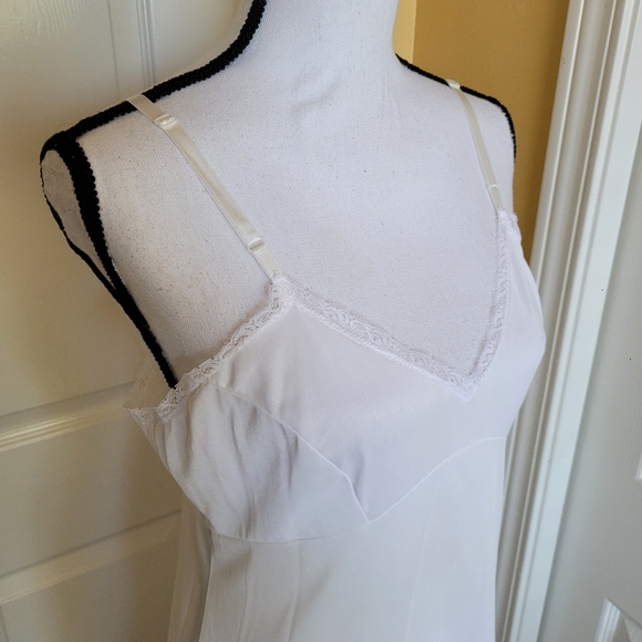 VINTAGE WHITE. LONG SLIP, SIZE 34 - Picture 10 of 13